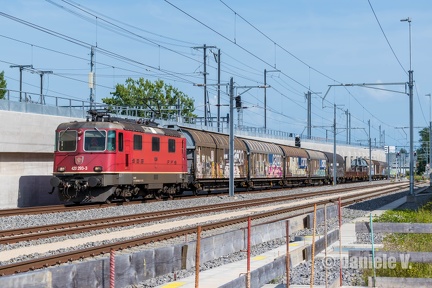 Re 420 293-3