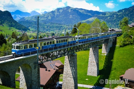 ABDe 8/8 sur le pont de Gstaad
